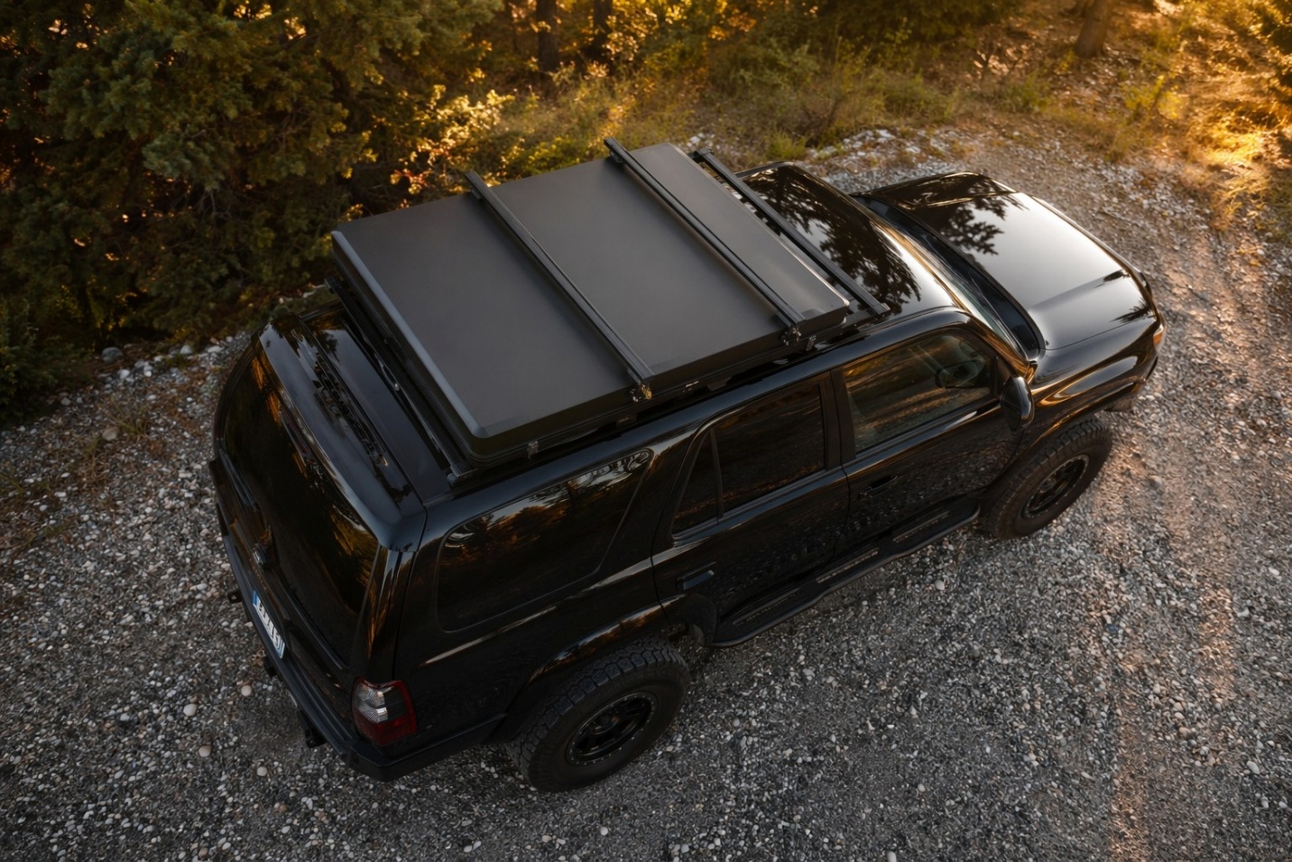 Lightweight rooftop tents